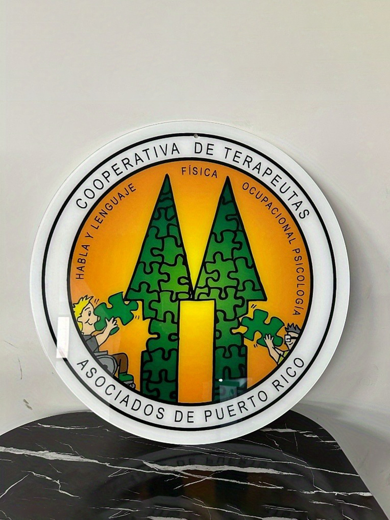 Customized Circular Acrylic Doorplate Logo